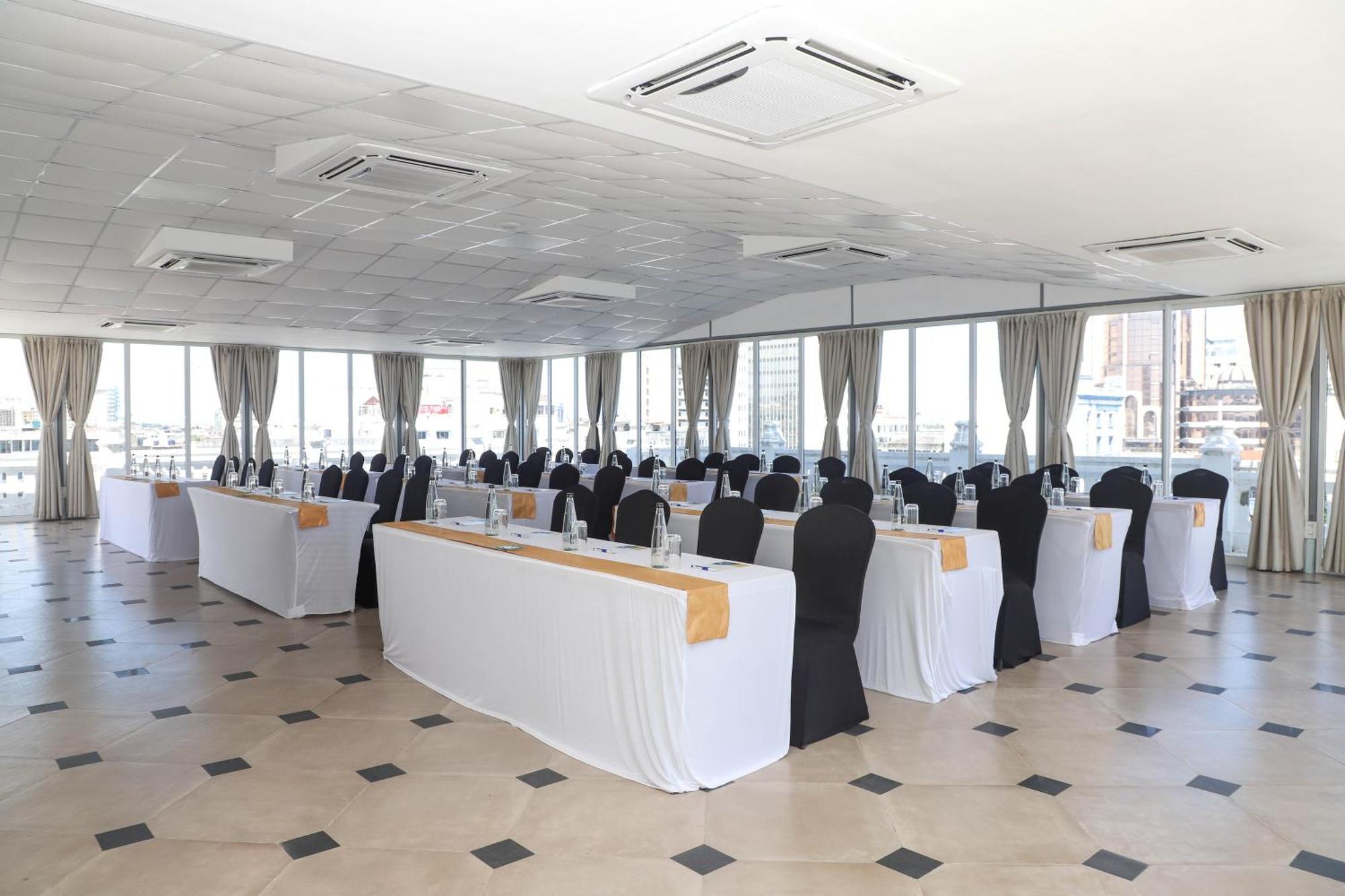 Sentrim Castle Royal Hotel Mombasa Exterior foto